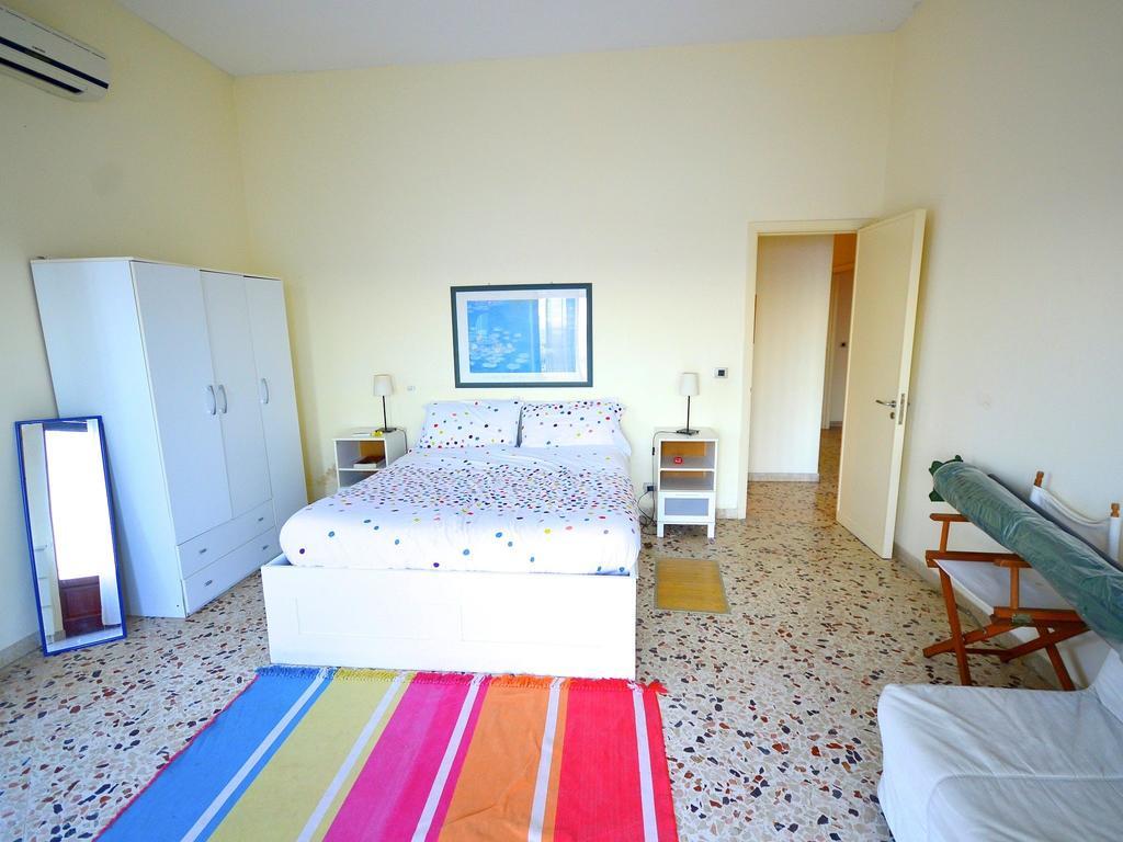 Cozy Holiday Home In Pozzillo With Terrace 阿奇雷亚莱 外观 照片