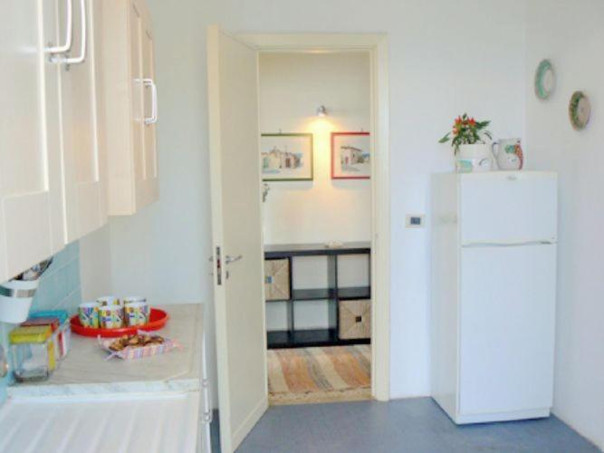 Cozy Holiday Home In Pozzillo With Terrace 阿奇雷亚莱 外观 照片