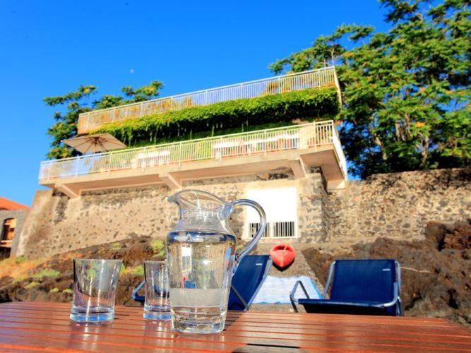 Cozy Holiday Home In Pozzillo With Terrace 阿奇雷亚莱 外观 照片